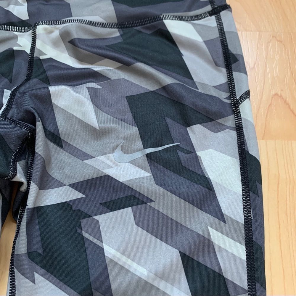 Nike Dri-Fit Leggings Size Small - Picture 8 of 9